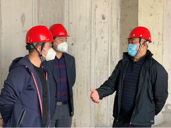 公司總經理劉春一行到二醫院、國瑞項目進行疫情防控復工復產檢查
